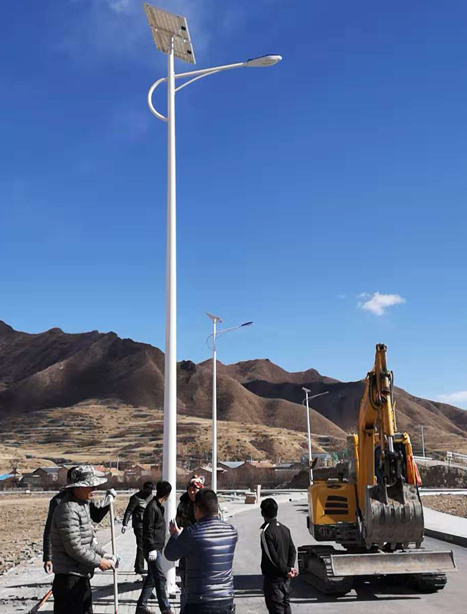 甘南碌曲10米聂荣太阳能路灯项目