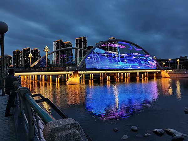 1742970194152440.jpg 聂荣河道亮化.jpg