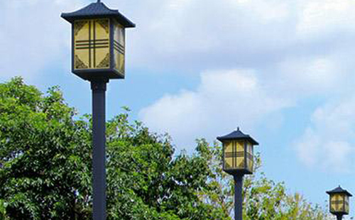 聂荣庭院灯安装间距与布灯设计全解析