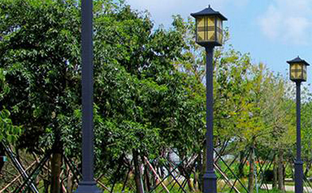 太阳能聂荣庭院灯价格为何差三倍？关键看这几点